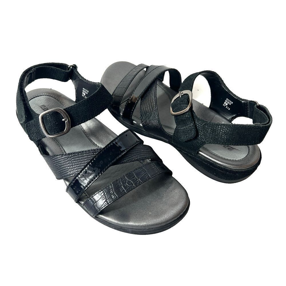 EARTH Womens 9B Flat Sandals Black Leather Comfort Casual Sling Back Ankle Strap
